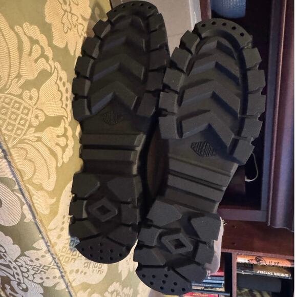 PALLADIUM Revolt Hi Tx in Olive, US Womens 11 / Euro 43, New in Box MSRP $120 - Picture 12 of 13